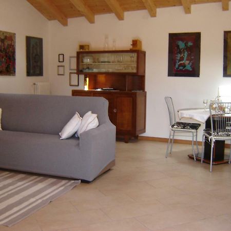 A 7 Km Da Salo' Casa Del Sole Mansarda Apartman Gavardo Kültér fotó