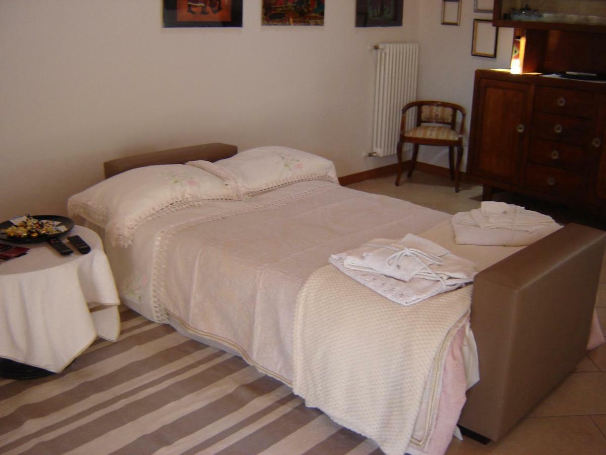 A 7 Km Da Salo' Casa Del Sole Mansarda Apartman Gavardo Kültér fotó