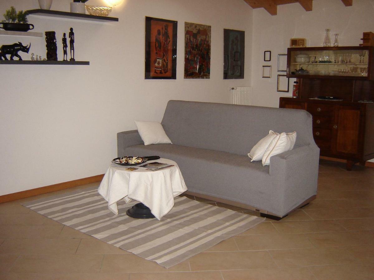 A 7 Km Da Salo' Casa Del Sole Mansarda Apartman Gavardo Kültér fotó