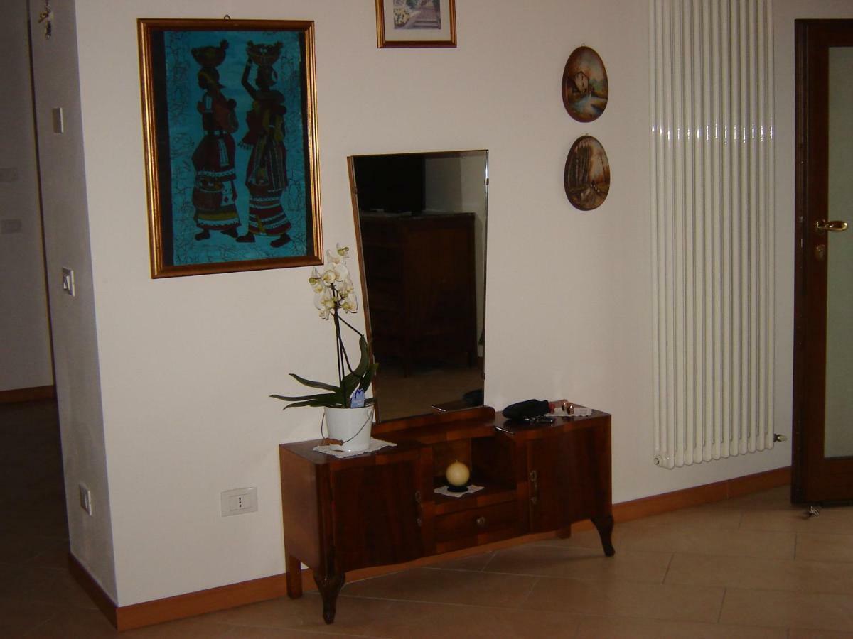 A 7 Km Da Salo' Casa Del Sole Mansarda Apartman Gavardo Kültér fotó